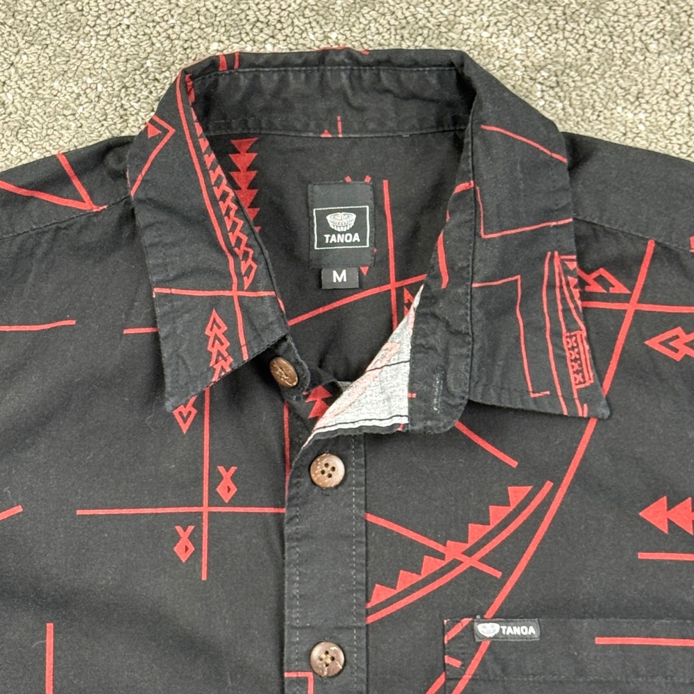 Tanoa Button Down Shirt Mens M Black Red Tribal Geometric Print Island Aloha